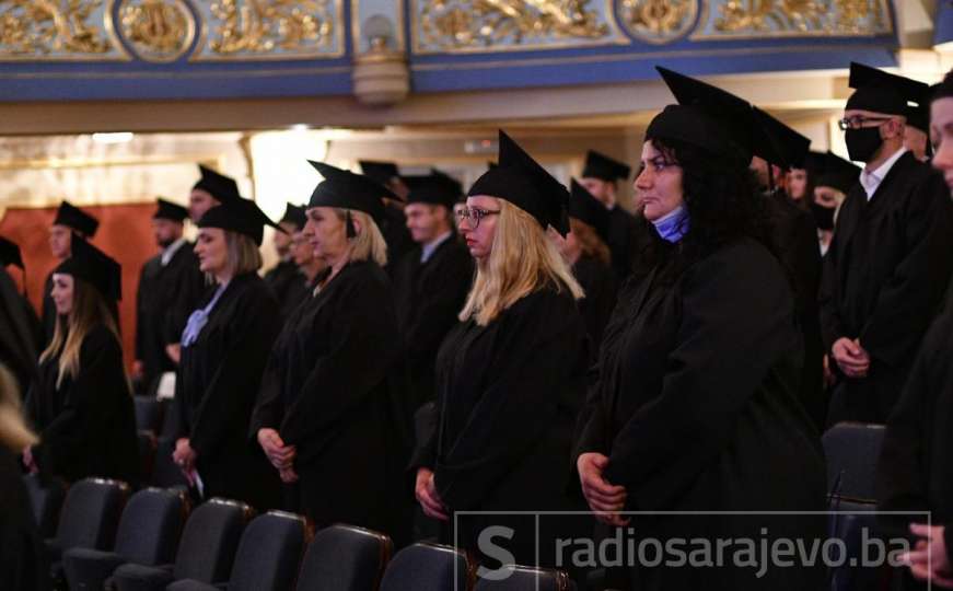 Univerzitet u Sarajevu promovirao 71 doktora nauka i umjetnosti